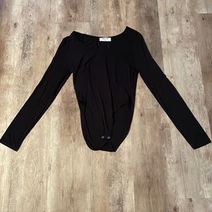 Black scoop neck body suit nwt